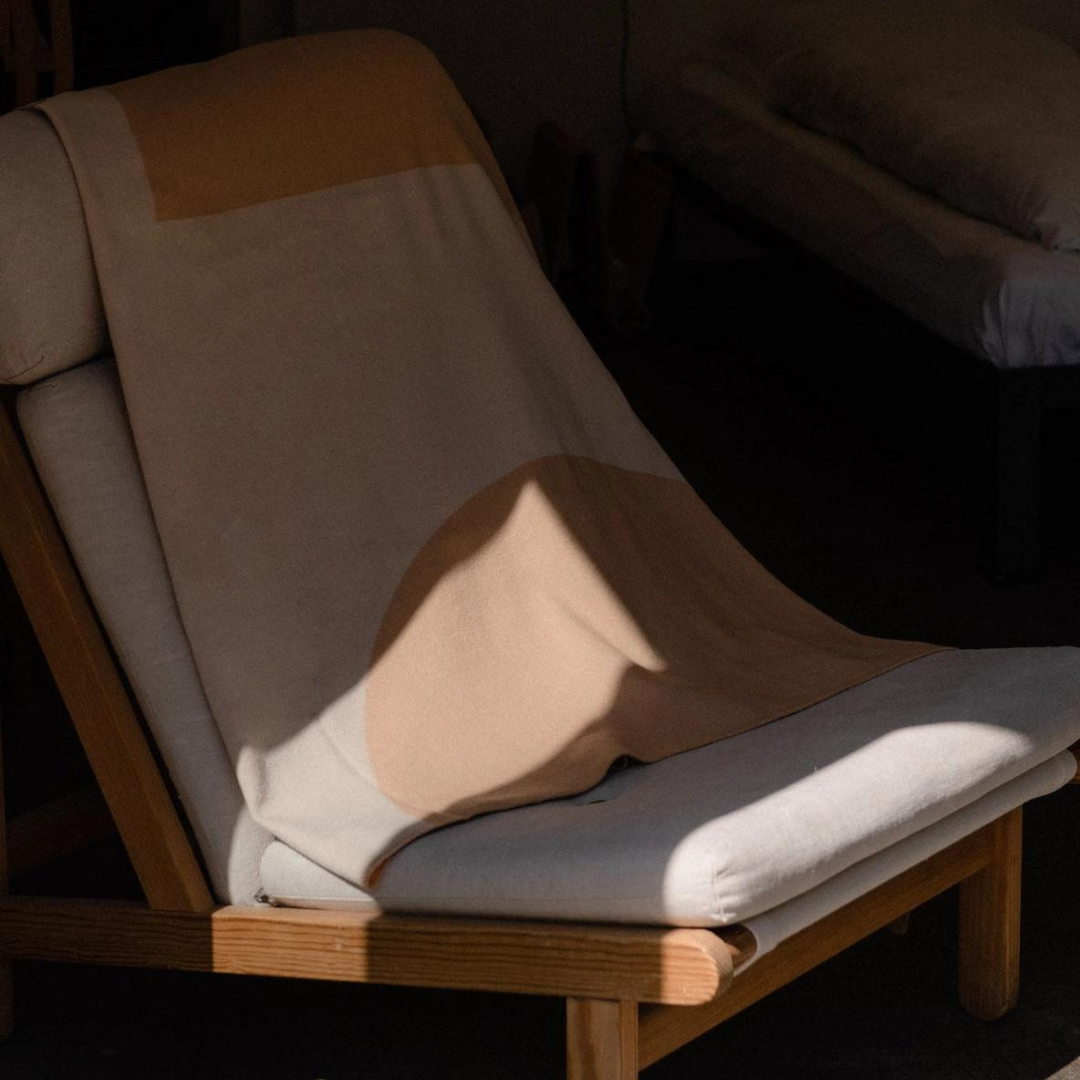Crema Throw