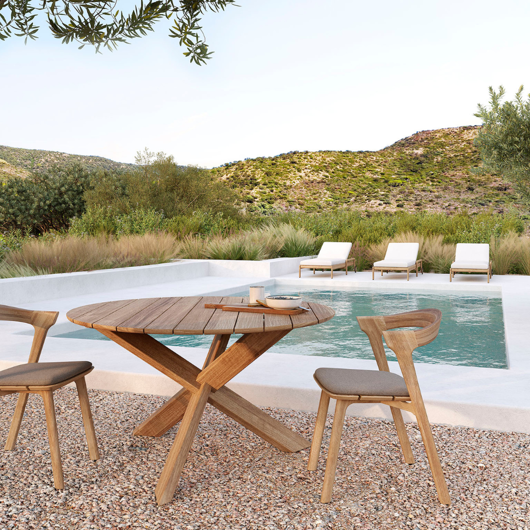 Circle Outdoor Dining Table