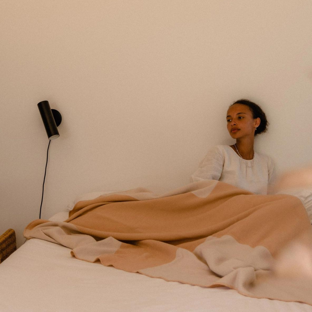 Crema Throw